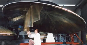 Các kỹ sư NASA đang phải tìm lại hướng dẫn sử dụng các đây 45 năm để khắc phục sự cố của tàu Voyager 1