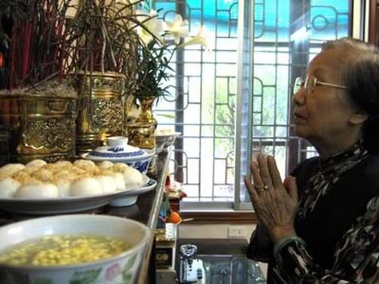 Tết Hàn thực với món bánh trôi bánh chay truyền thống là dịp để mọi người tưởng nhớ đến công ơn dưỡng dục của những người đã khuất.