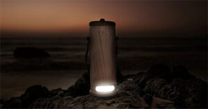 WaterLight – Đèn xách tay có thể sạc bằng nước muối hoặc nước tiểu