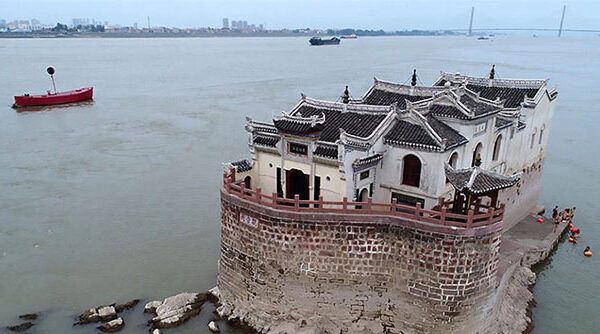 Ngôi chùa cổ 700 tuổi trên sông Dương Tử, vẫn vững chắc qua bao đợt thiên tai