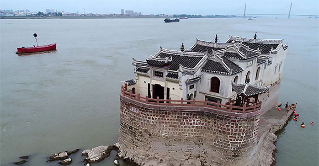 Ngôi chùa cổ 700 tuổi trên sông Dương Tử, vẫn vững chắc qua bao đợt thiên tai