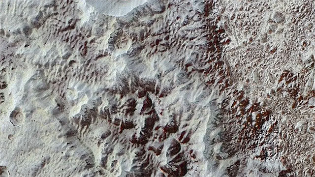 Bề mặt sao Diêm Vương.