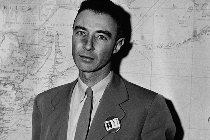 oppenheimer Oppenheimer có thể nói 6 thứ tiếng