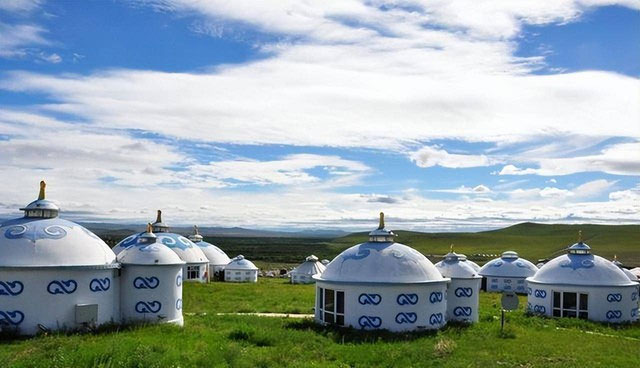 leu-cua-nguoi-mong-co-1 Mọi gia đình sống trong lều yurt đều chọn xây lều gần nguồn nước.