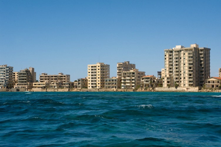 Bãi biển Varosha, đảo Cyprus Bãi biển Varosha, đảo Cyprus