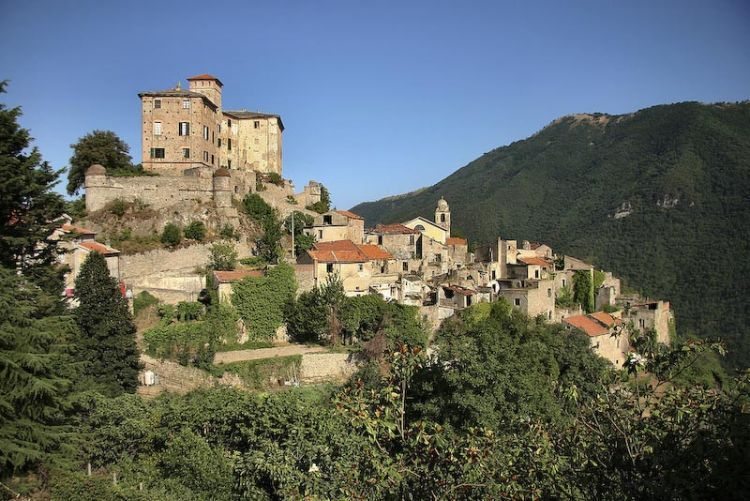 Làng Balestrino, Italy Làng Balestrino, Italy