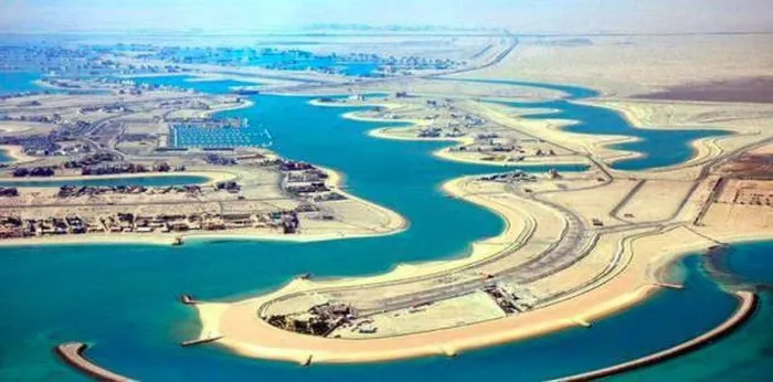 dan-nuoc-vao-sa-mac Hệ thống kênh đào dài 200km ở sa mạc Sabah Al Ahmed để đưa nước biển vào sa mạc.