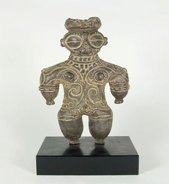 dogu-1 Bức tượng được tạo ra vào cuối thời kỳ Jōmon của Nhật Bản thời tiền sử.
