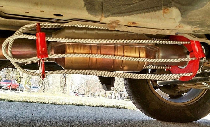 long-khoa Lồng khóa bộ chuyển đổi xúc tác bằng dây thép.